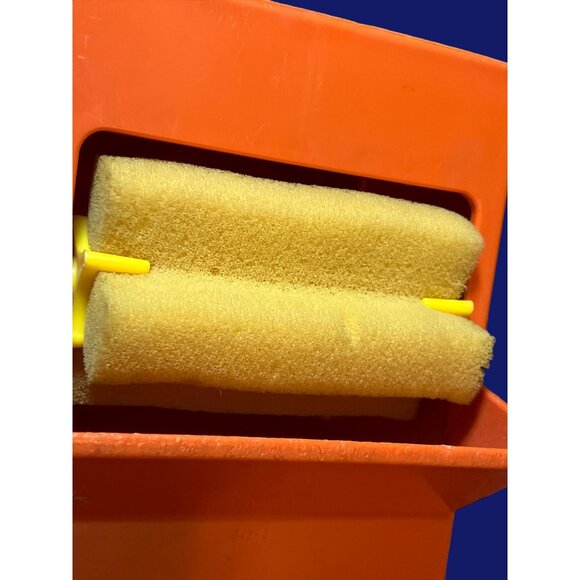 Tupperware Pick-em Up Sweeper Truck 1999 Vintage - Picture 13 of 15